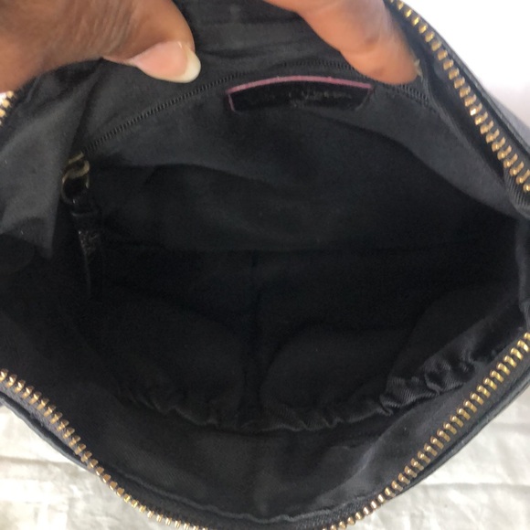 ELLIOT LUCCA black genuine leather crossbody. Adjustable straps. 3 way zippers. - Picture 6 of 7